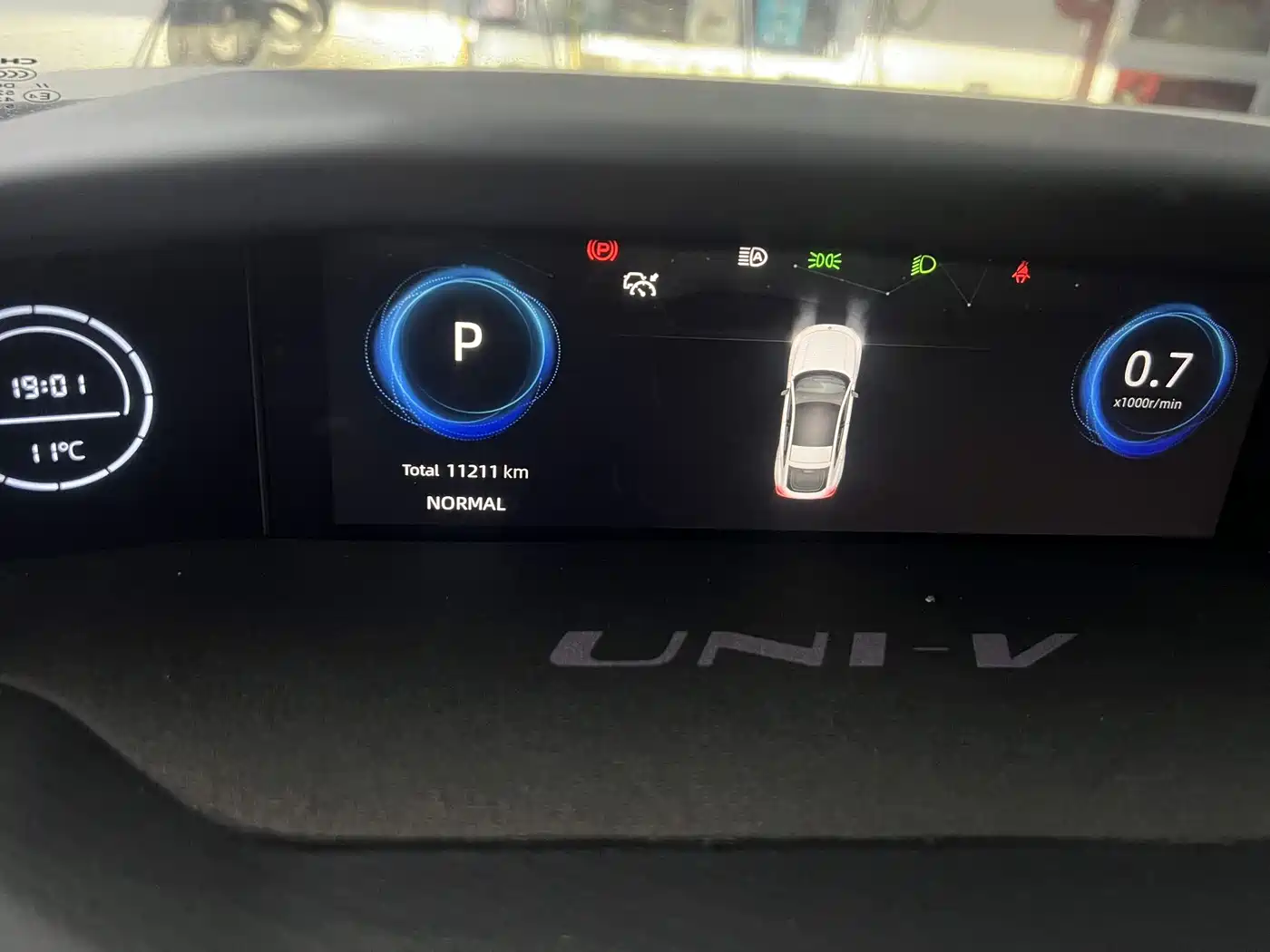 CHANGAN UNI-V