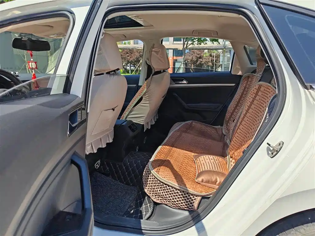 Volkswagen Lavida 2018 1.5L Manual Comfort Edition China V фото 15