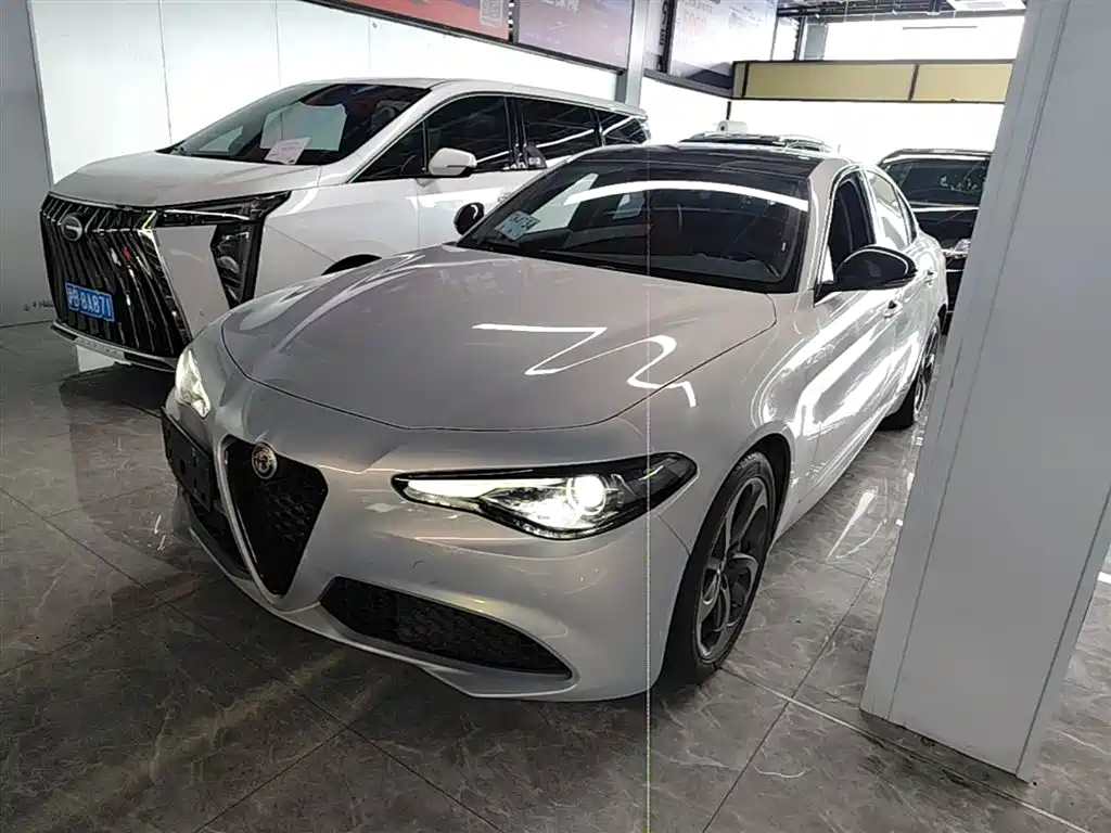 Alfa Romeo Giulia 2020 2.0T 280HP Luxury Edition