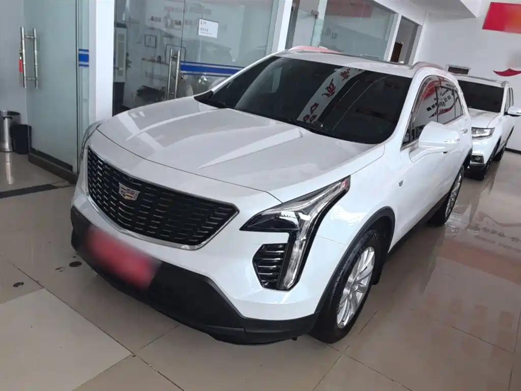 CADILLAC XT4