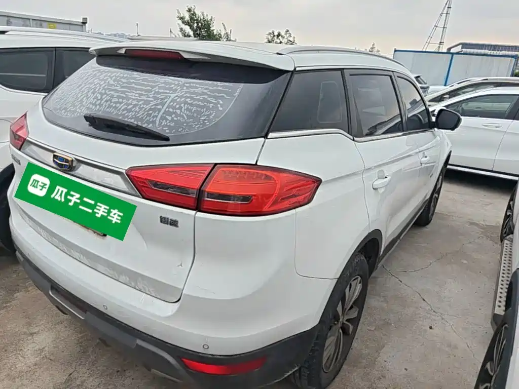 Фото 7 - Geely Atlas