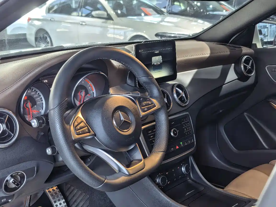 Mercedes-Benz GLA 2016 GLA 260 4MATIC Sport фото 8