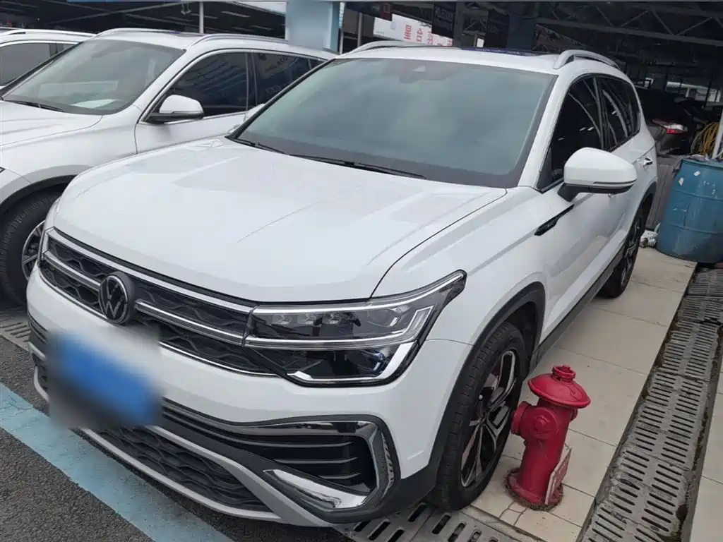 Volkswagen Tharu 2024 300TSI 2WD Full Moon Edition