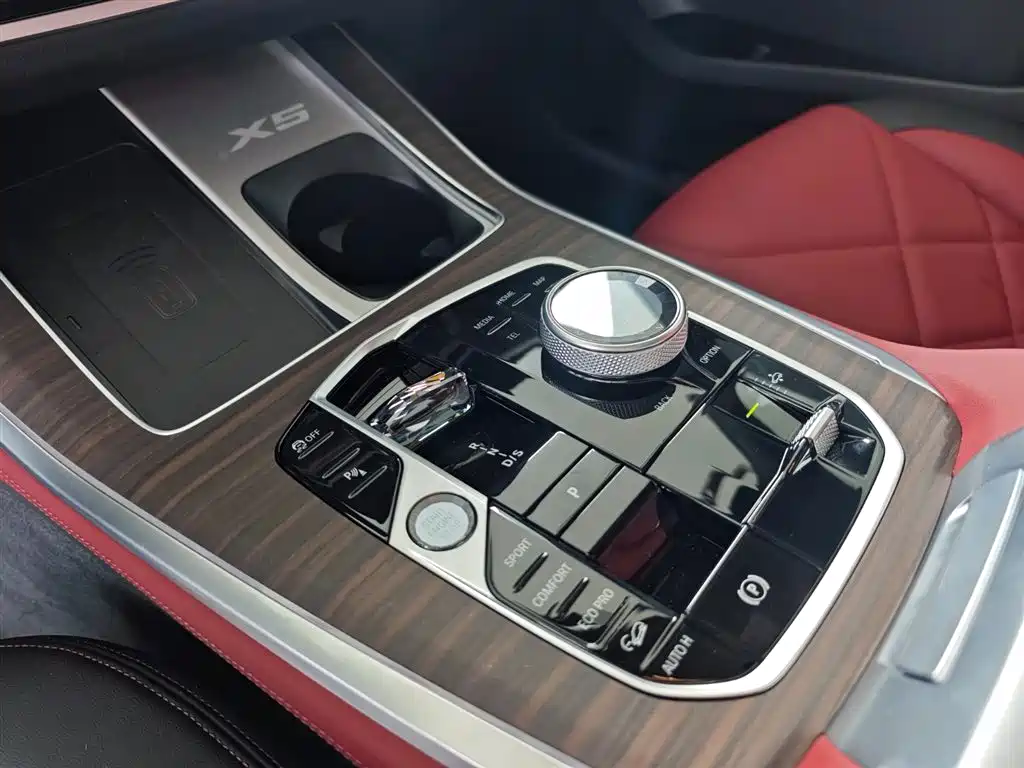 BMW X5 2025 Model xDrive 30Li Exclusive M Sport Blackout Package фото 8