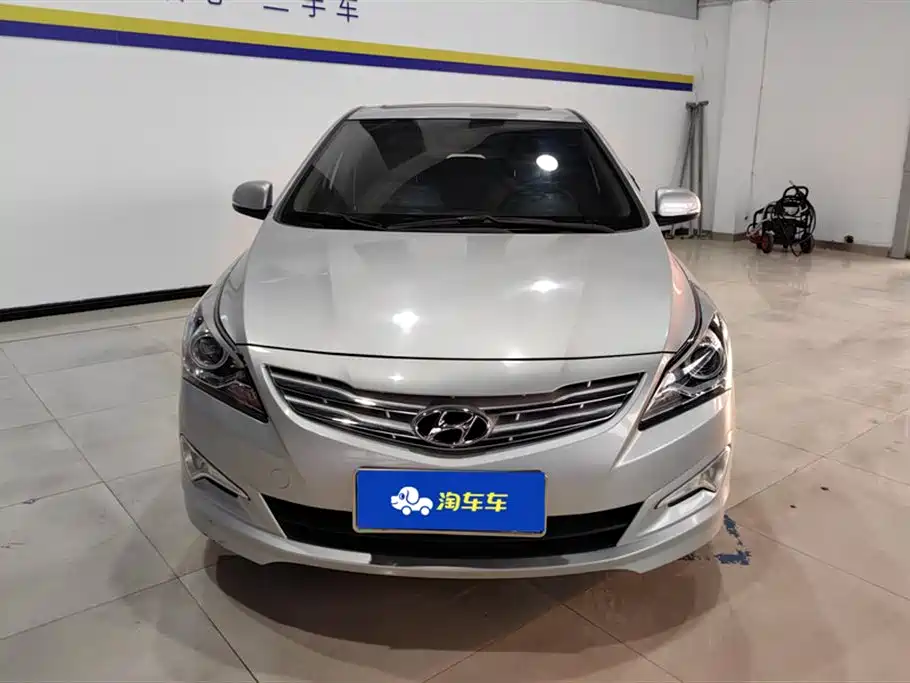 Hyundai Verna 2014 1.4L Manual Top TOP фото 2