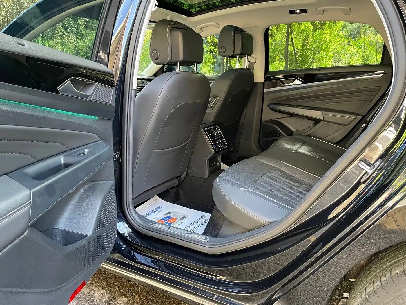 Volkswagen Passat 2023 Facelift 330TSI Luxury Edition фото 9
