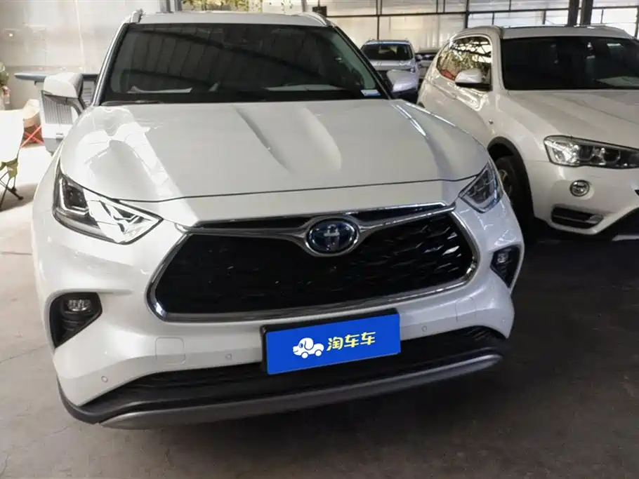 Toyota Highlander 2023 2.5L Smart Hybrid Dual Engine AWD Ultimate 7-Seater фото 2