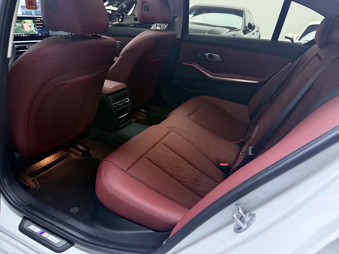 BMW 3 Series 2024 325Li M Sport Shadowline Package фото 16