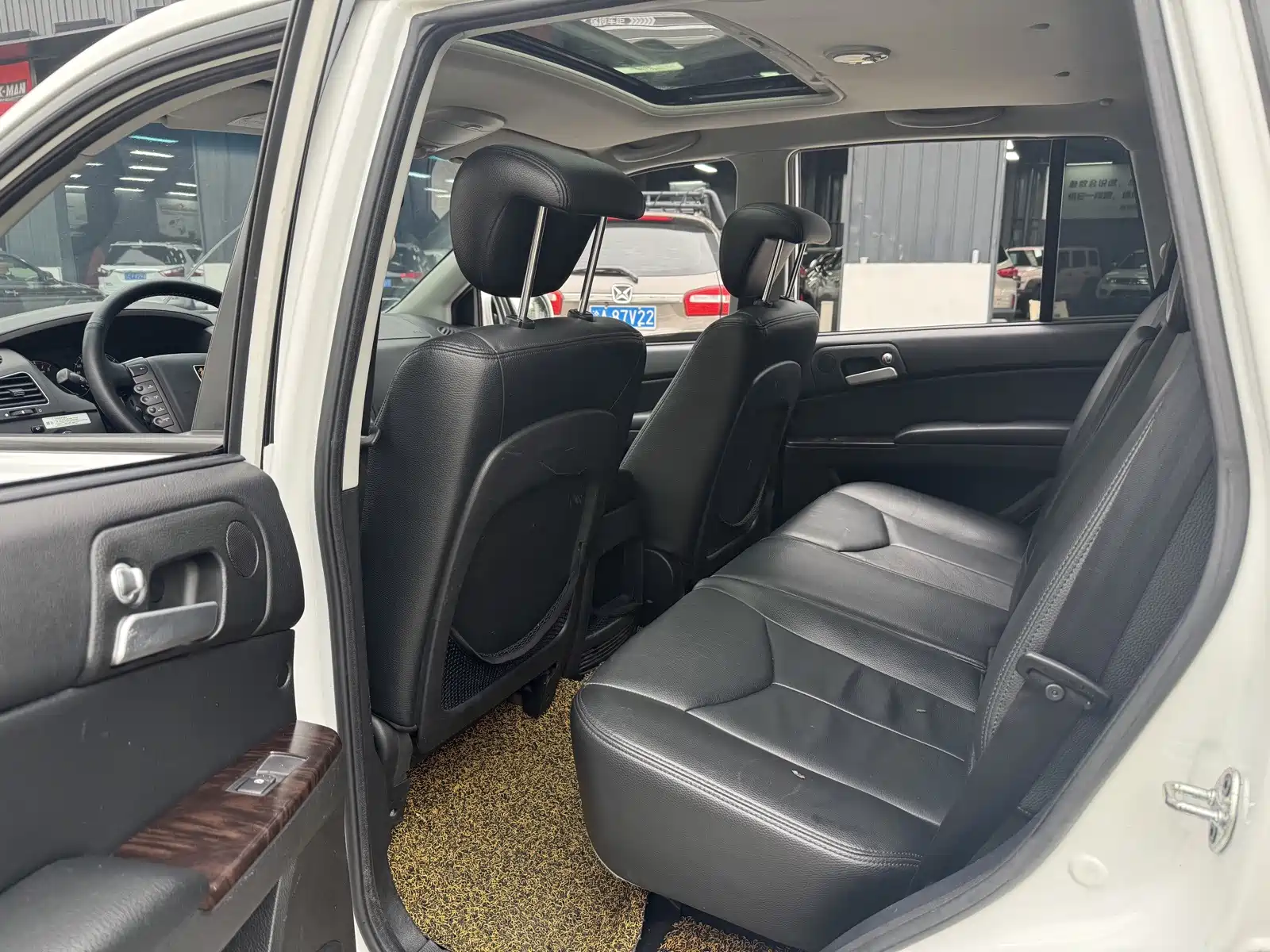 Фото 9 - Roewe W5