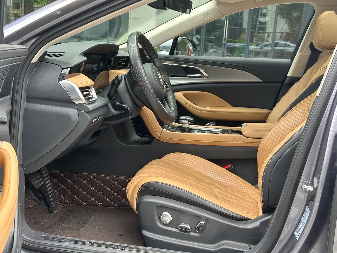 Hongqi H5 2023 2.0T Auto Smart Connect Flag Comfort фото 5