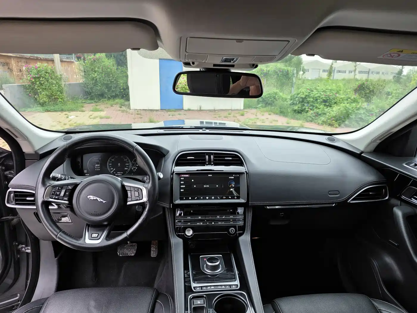 Jaguar F-PACE 2016 2016 2.0T FWD R-Sport Edition