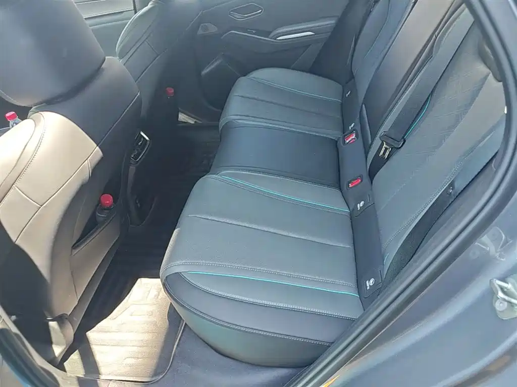 BYD Qin L 2025 DM-i Smart Drive Edition 120KM Excellence Type фото 17