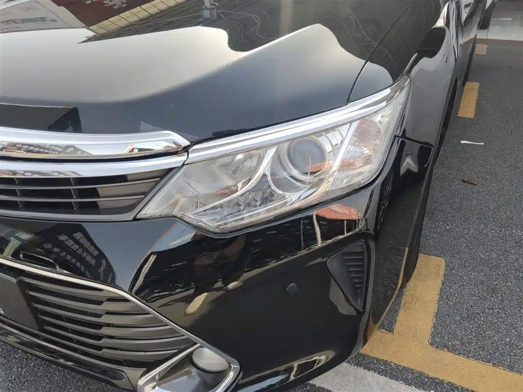 Toyota Camry 2015 2.0G Leading Edition фото 24