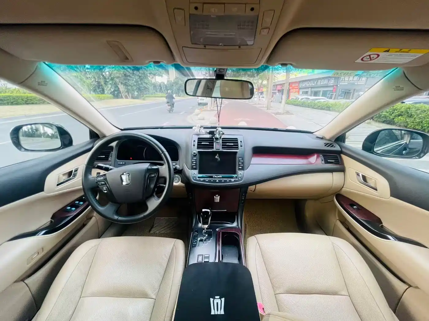 Toyota Crown 2010 2.5L Royal фото 11