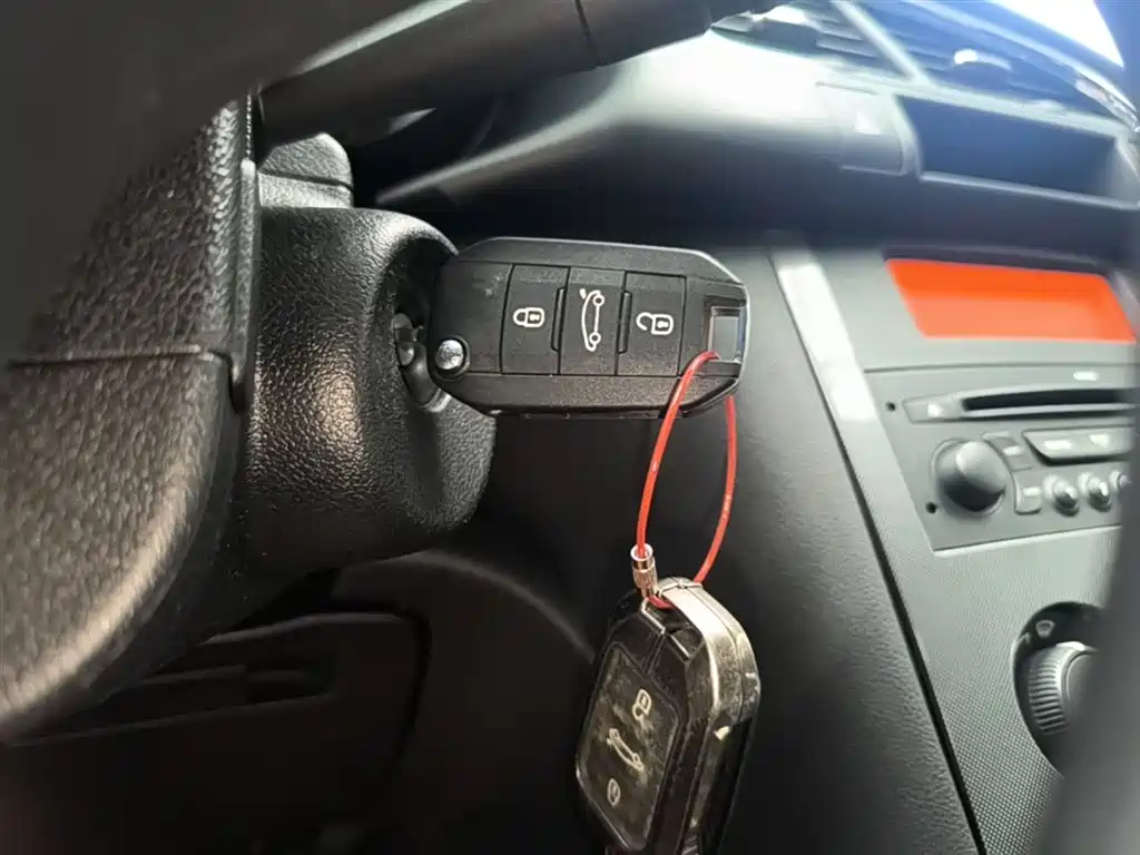 Peugeot 3008 2016 1.6THP Automatic Classic Edition фото 9