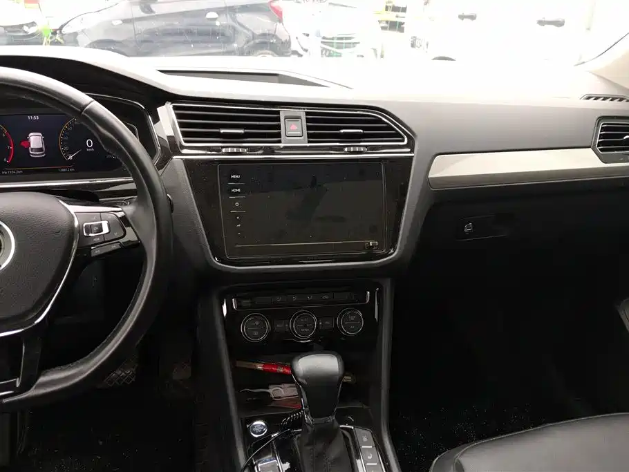 Volkswagen Tiguan L 2021 330TSI Automatic 2WD Smart фото 13