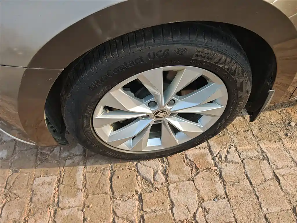 Škoda Superb 2018 TSI330 DSG Comfort Edition China V фото 23