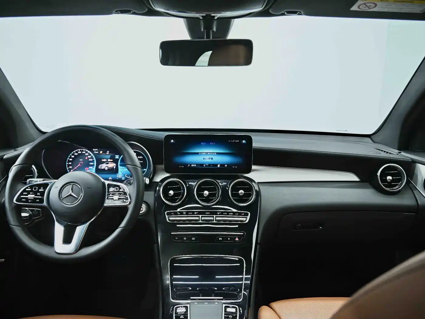 Mercedes-Benz GLC Coupe 2023 Model GLC 260 4MATIC Coupe SUV фото 6