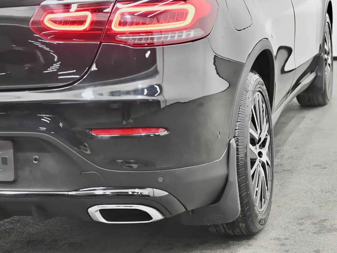 Mercedes-Benz GLC Coupe 2023 Model GLC 260 4MATIC Coupe SUV фото 27