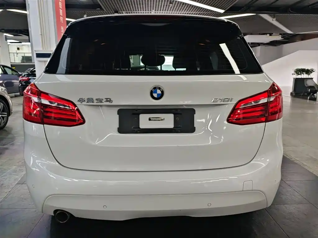BMW 2 Series Touring 2016 218i Leading фото 6