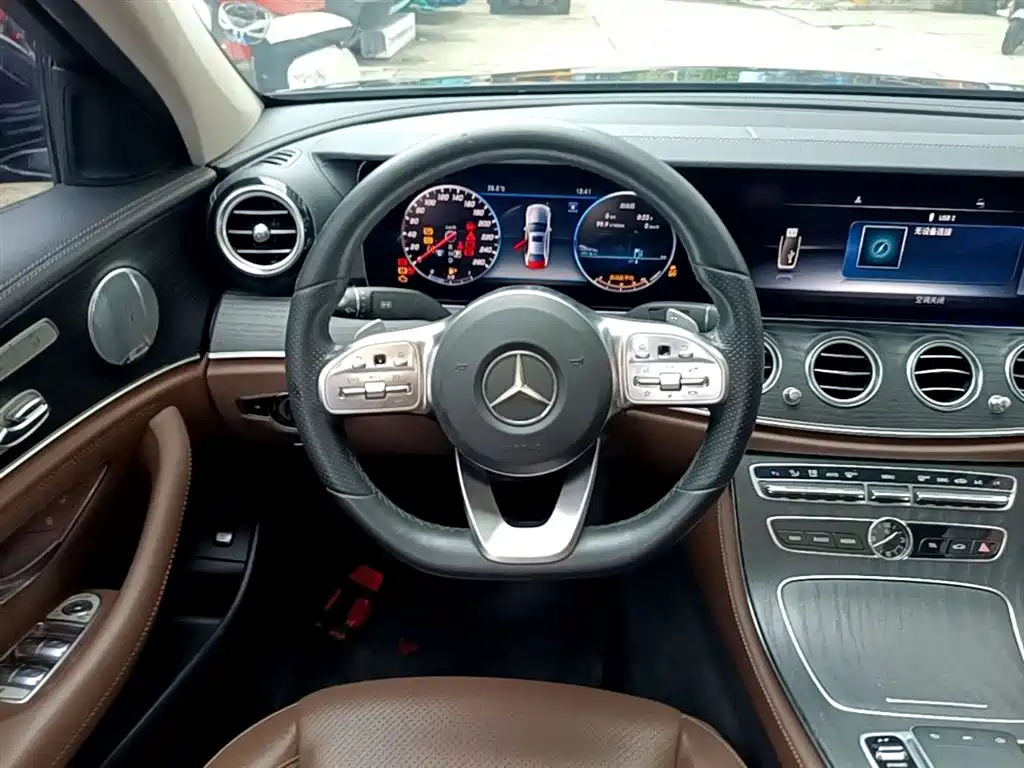 Mercedes-Benz E-Class 2020 E 300 L Sport Luxury Model фото 7
