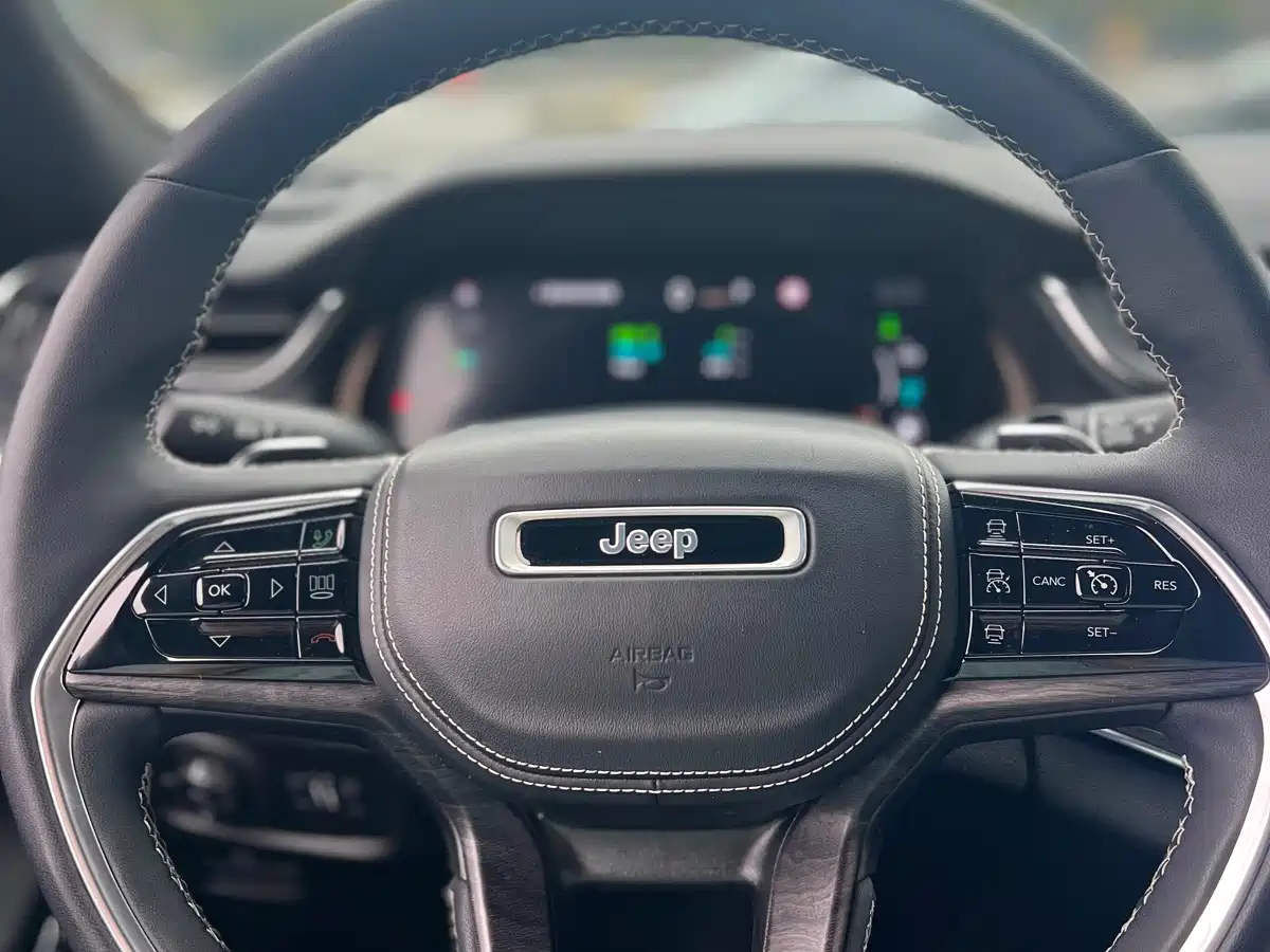 JEEP GRAND CHEROKEE 4XE