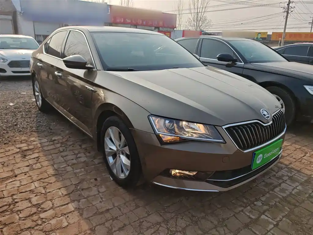 Škoda Superb 2018 TSI330 DSG Comfort Edition China V фото 4