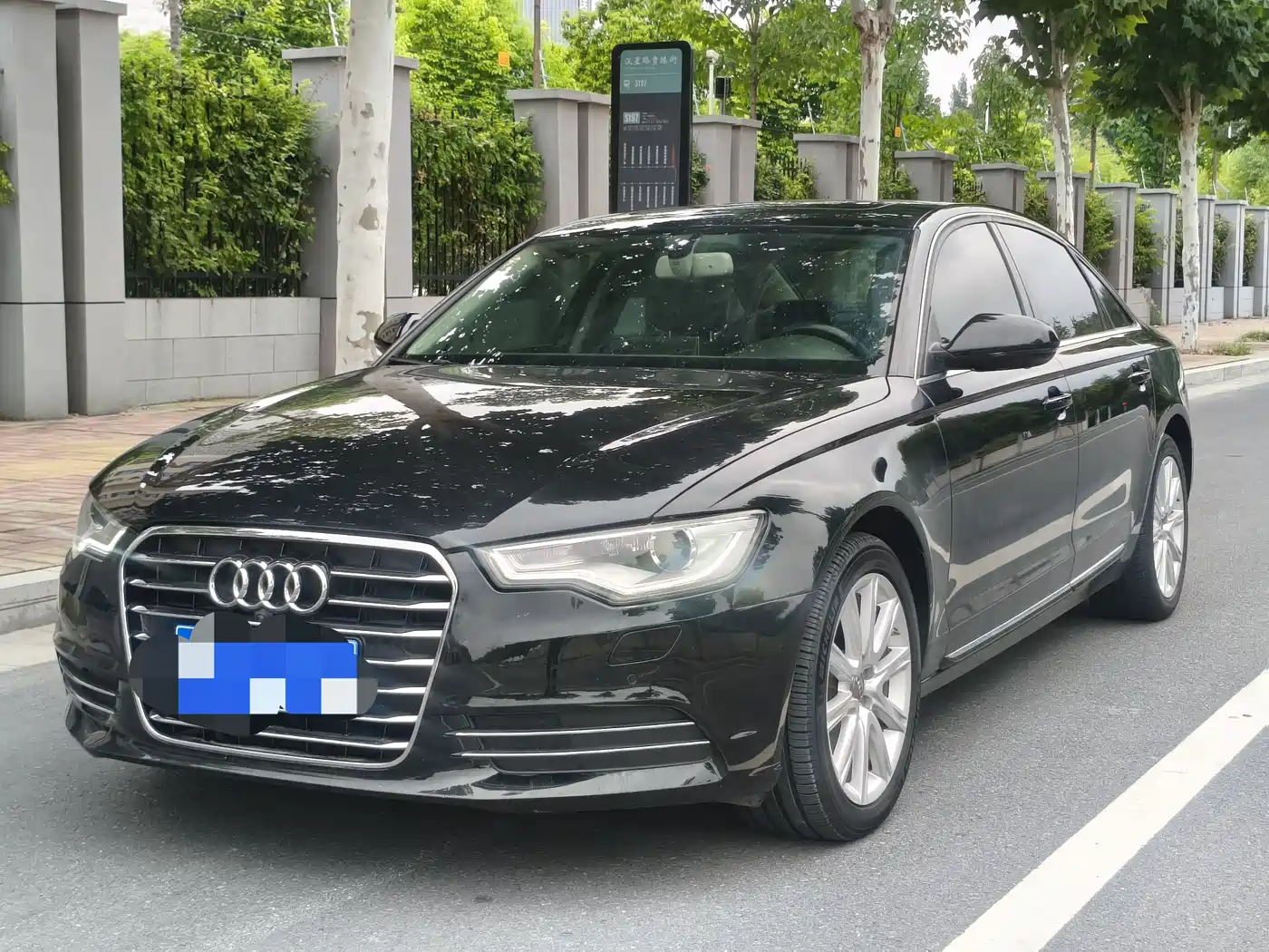 Фото 1 - Audi A6L