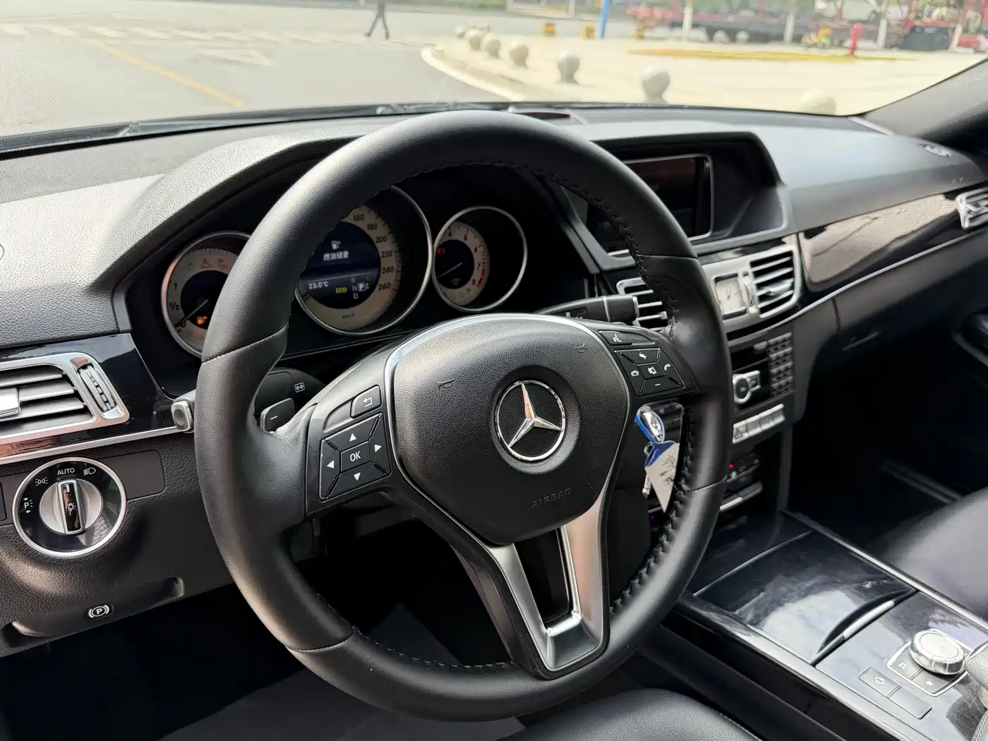 Mercedes-Benz E-Class 2014 E 260 L Sport фото 10