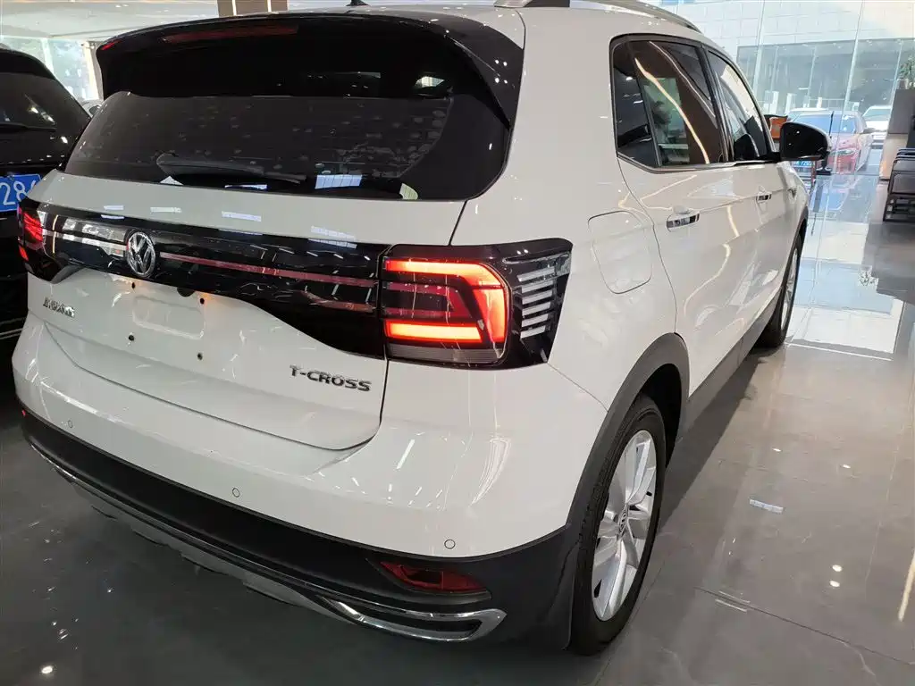 Volkswagen T-Cross 2019 1.5L Automatic Comfort Edition фото 24