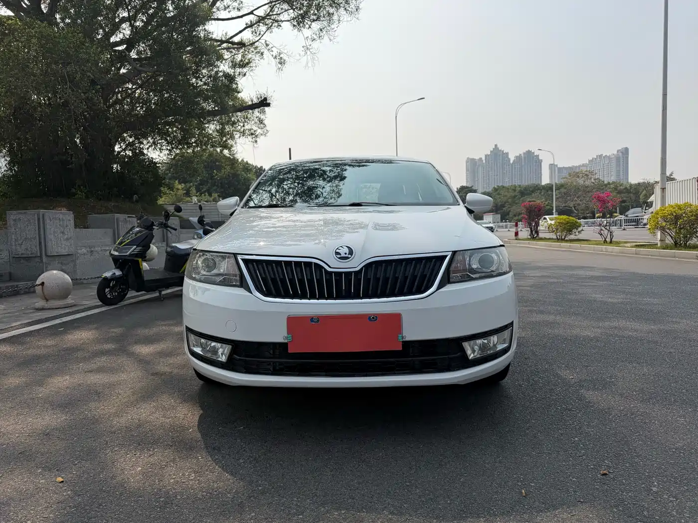 Škoda Rapid 2013 1.6L Automatic Smart Selection фото 2