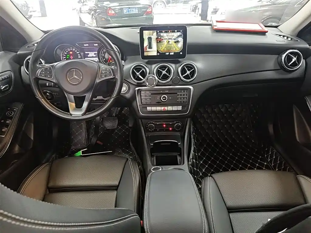 Mercedes-Benz GLA 2017 GLA 200 Dynamic фото 10