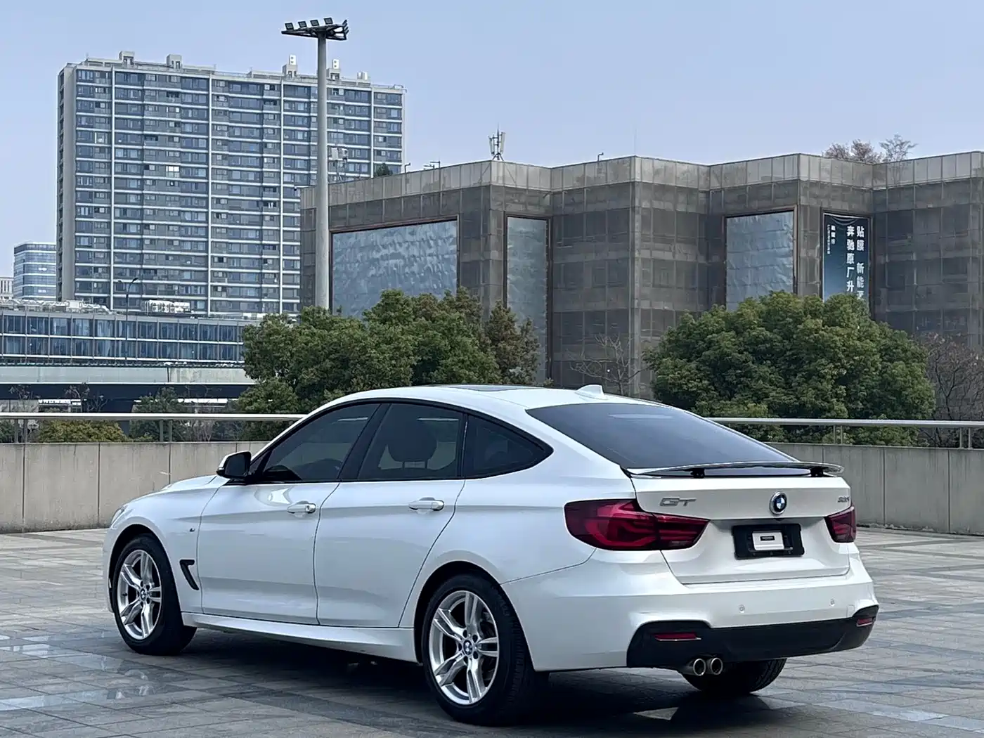 BMW 3 Series GT 2020 320i M Sport Package фото 5