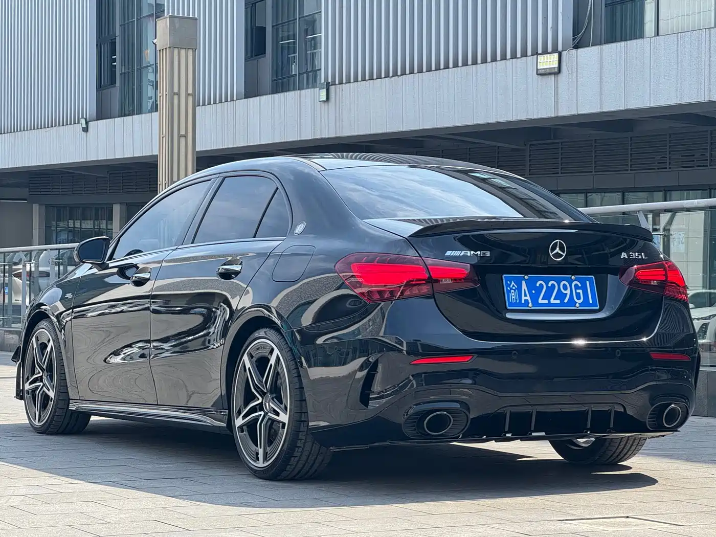 Mercedes-Benz A-Class AMG 2024 AMG A 35 L 4MATIC фото 6