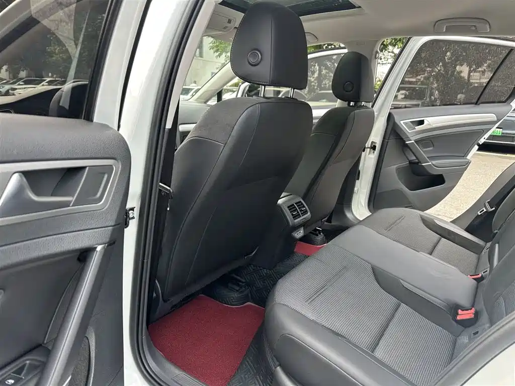 Volkswagen Golf 2019 280TSI DSG Comfort (China V) фото 10