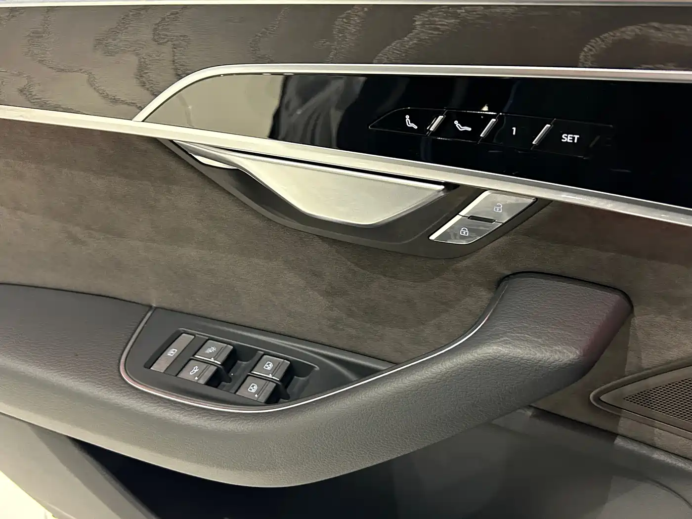 Audi A8 2021 A8L 50 TFSI quattro Comfort фото 25