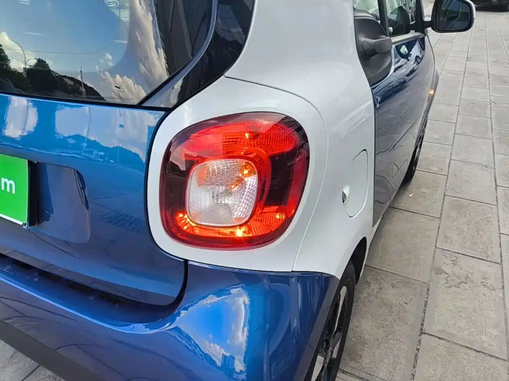smart fortwo 2019 2018 1.0L 52kW Hardtop Passion Edition China V