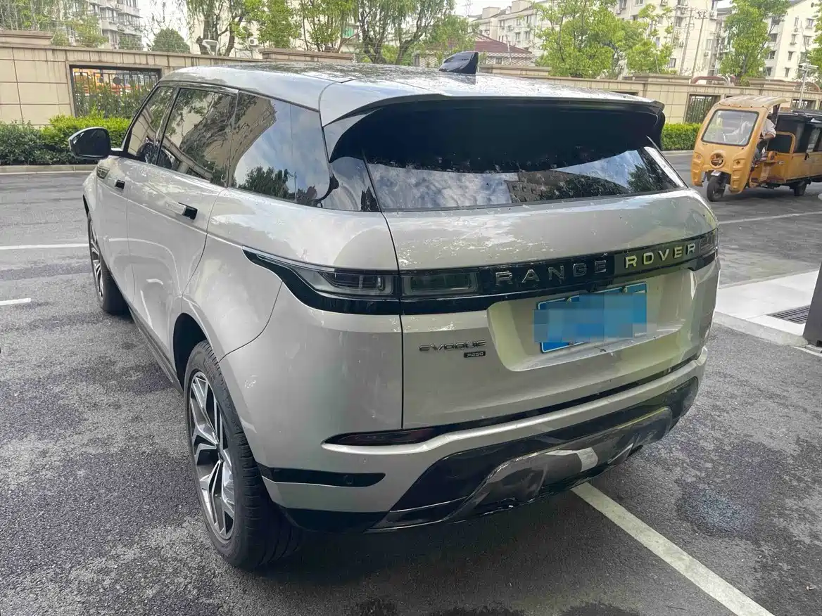 Land Rover Range Rover Evoque 2022 Range Rover Evoque L 249PS R-Dynamic Luxury Edition фото 10