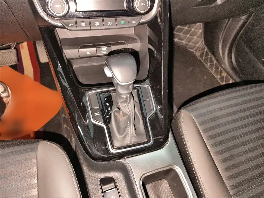 Kia Sportage 2019 2.0L Automatic Smart Luxury Edition фото 12