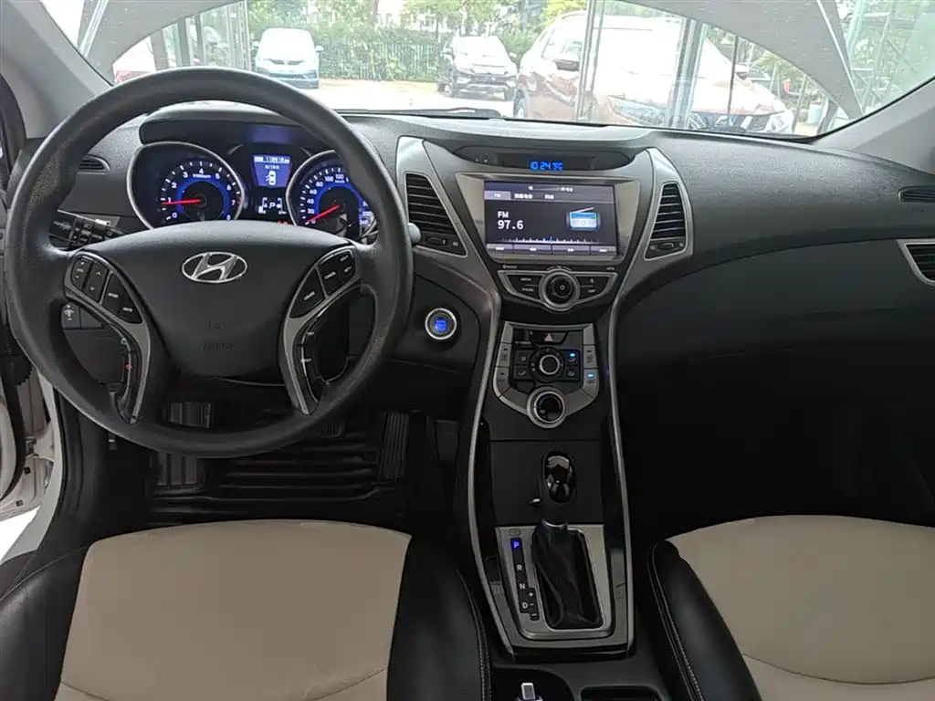 Hyundai Langdong 2016 1.6L Automatic Premium Edition фото 10