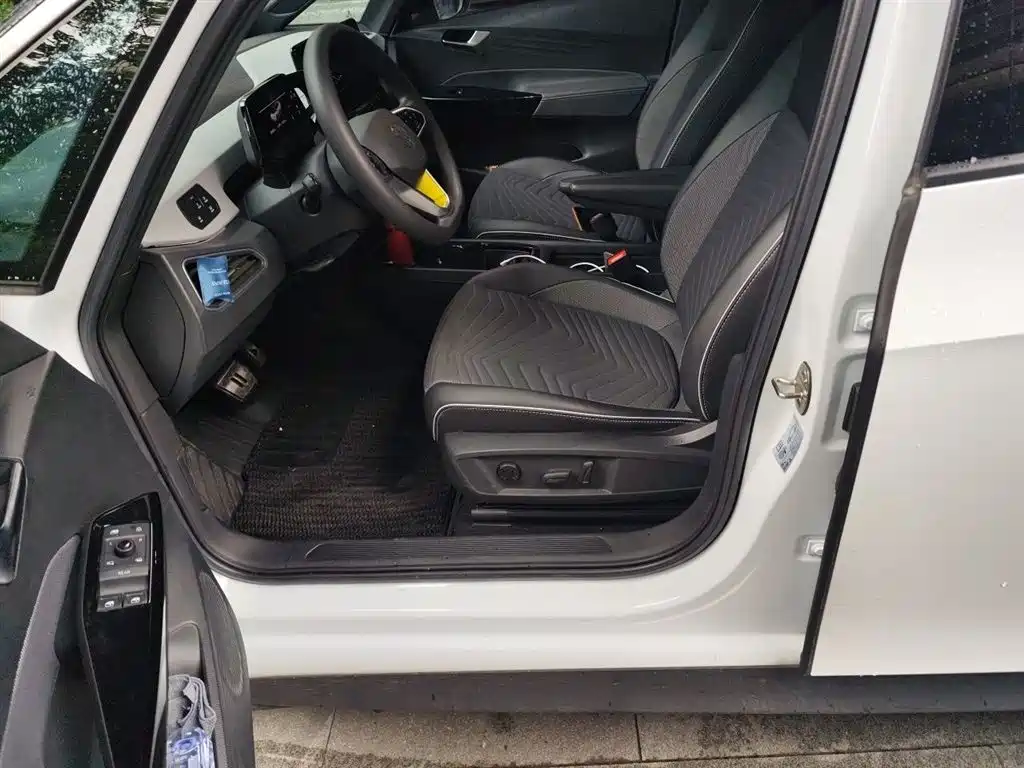 Volkswagen ID.3 2023 Upgraded Pure Intelligence Edition фото 8