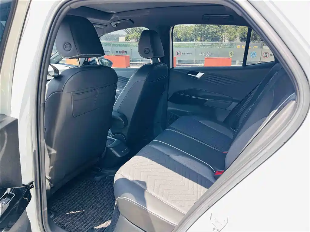Volkswagen ID.3 2023 Upgraded Pure Intelligence Edition фото 13