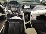 Photo 10 - Buick GL6