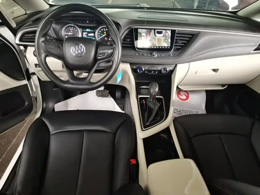 Photo 10 - Buick GL6