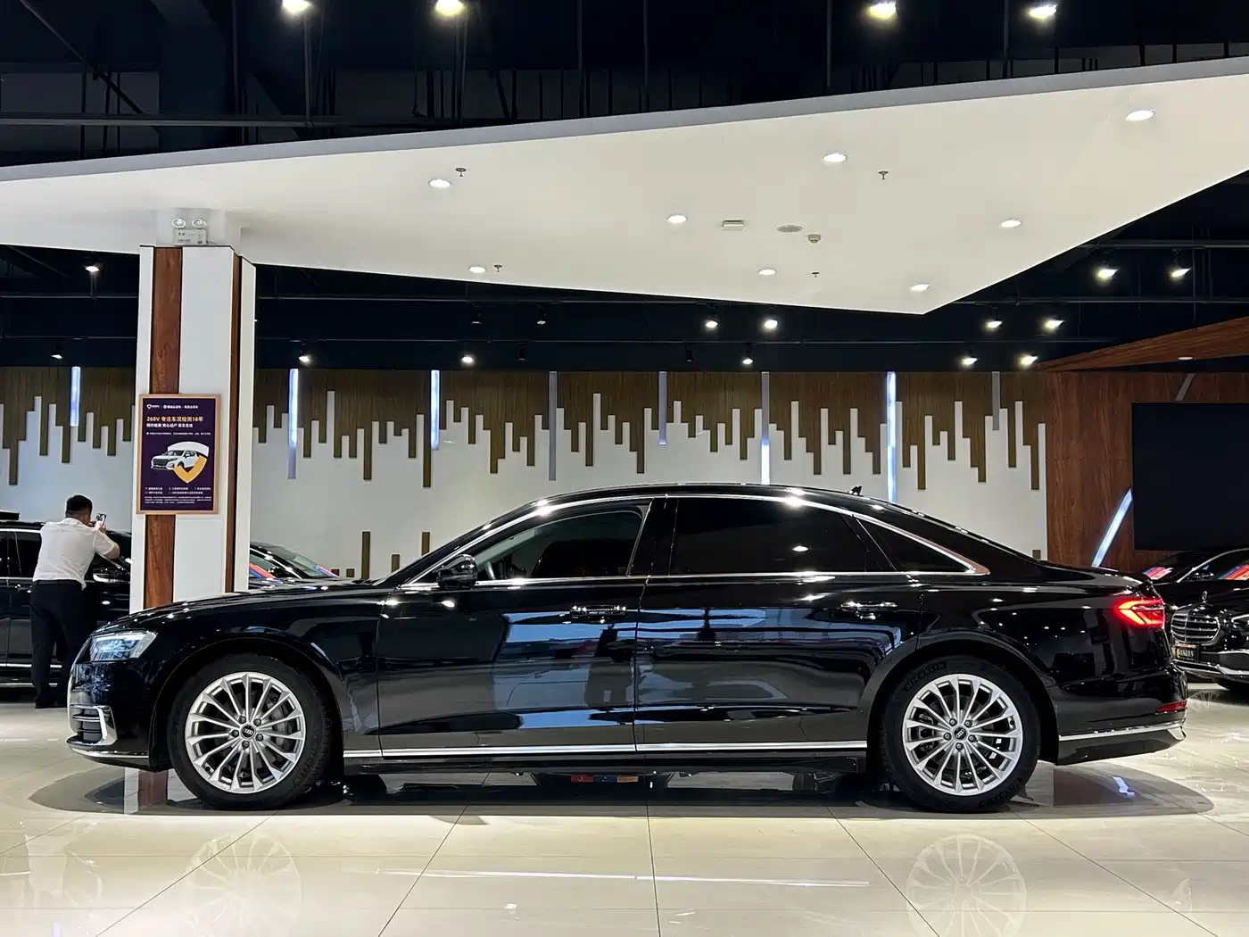 Audi A8 2021 A8L 50 TFSI quattro Comfort фото 36