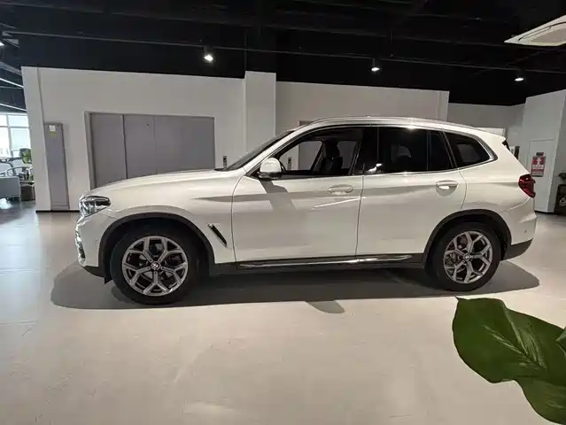 BMW X3 2021 xDrive28i Luxury Package — фото 3