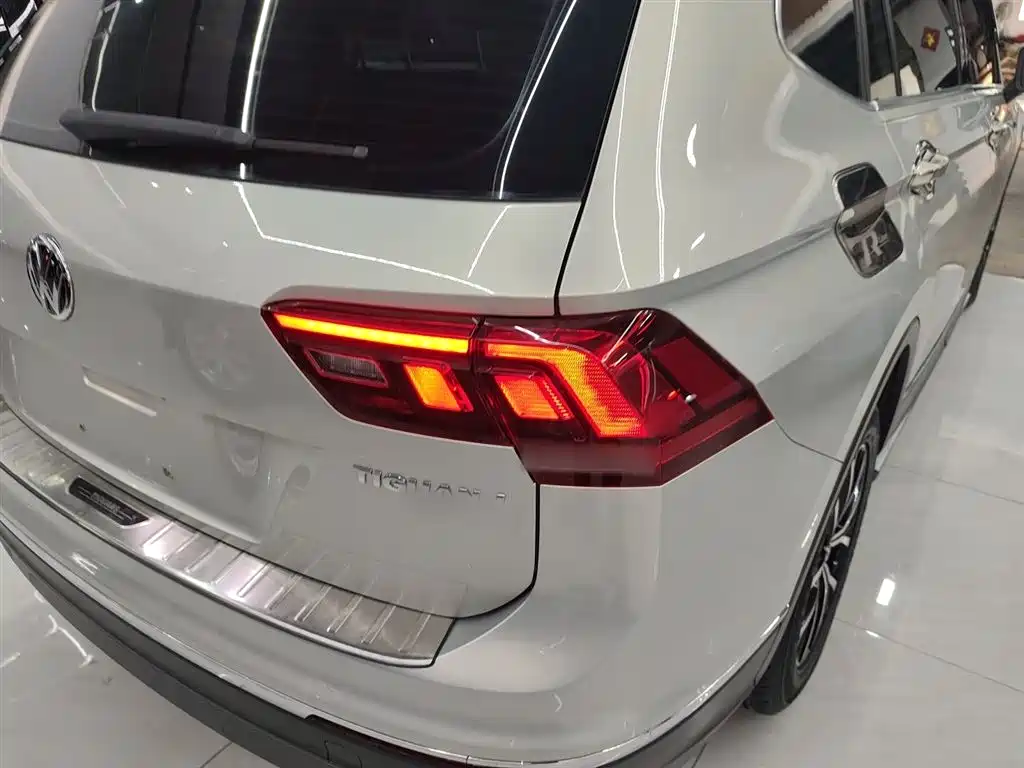 Volkswagen Tiguan L 2018 330TSI Automatic 2WD Luxury Edition фото 8