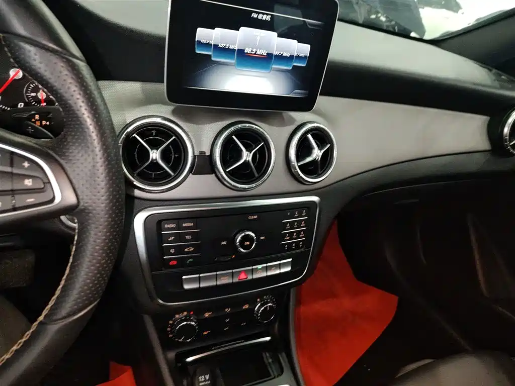 Mercedes-Benz CLA (Import) 2018 CLA 200 Fashion Edition фото 5