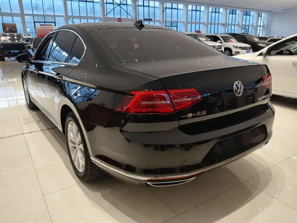 Volkswagen Magotan 2018 Facelift 330TSI DSG Luxury фото 5