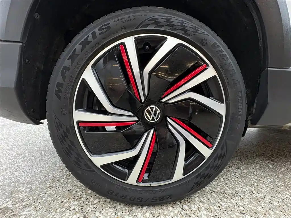 Volkswagen Tharu 2024 300TSI 2WD Moon Premium Edition фото 13